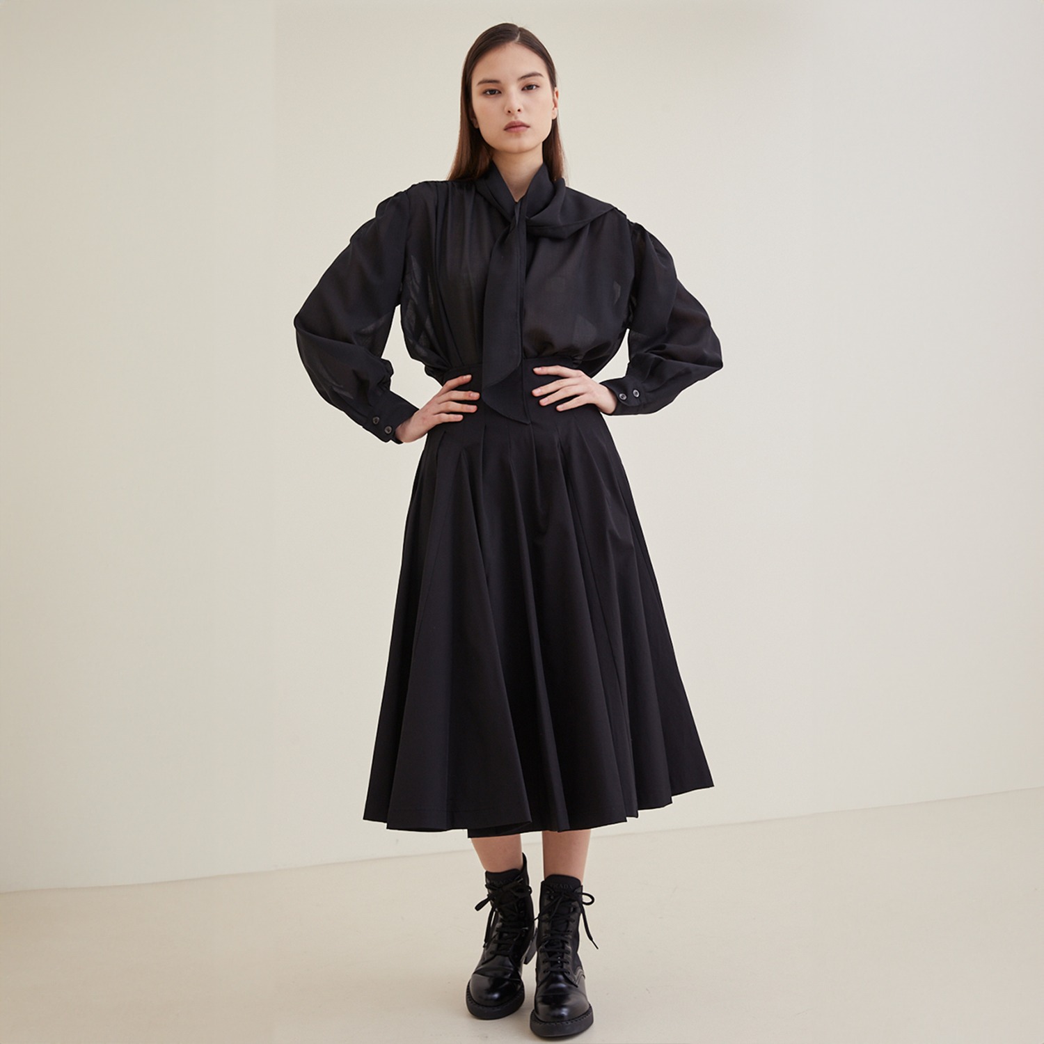 Flowly Panel Skirt - Black